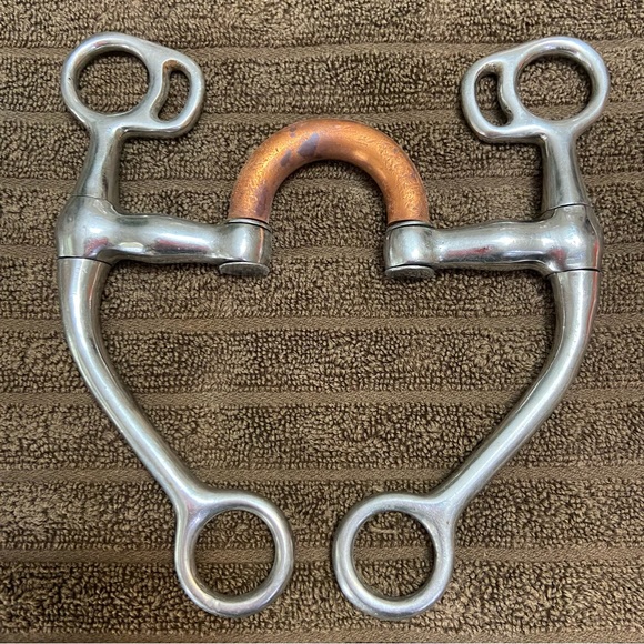 Copper Port Swivel Shank  Horse Bridle Bit -Clean-Sanitized Excellent Condition - Picture 1 of 6